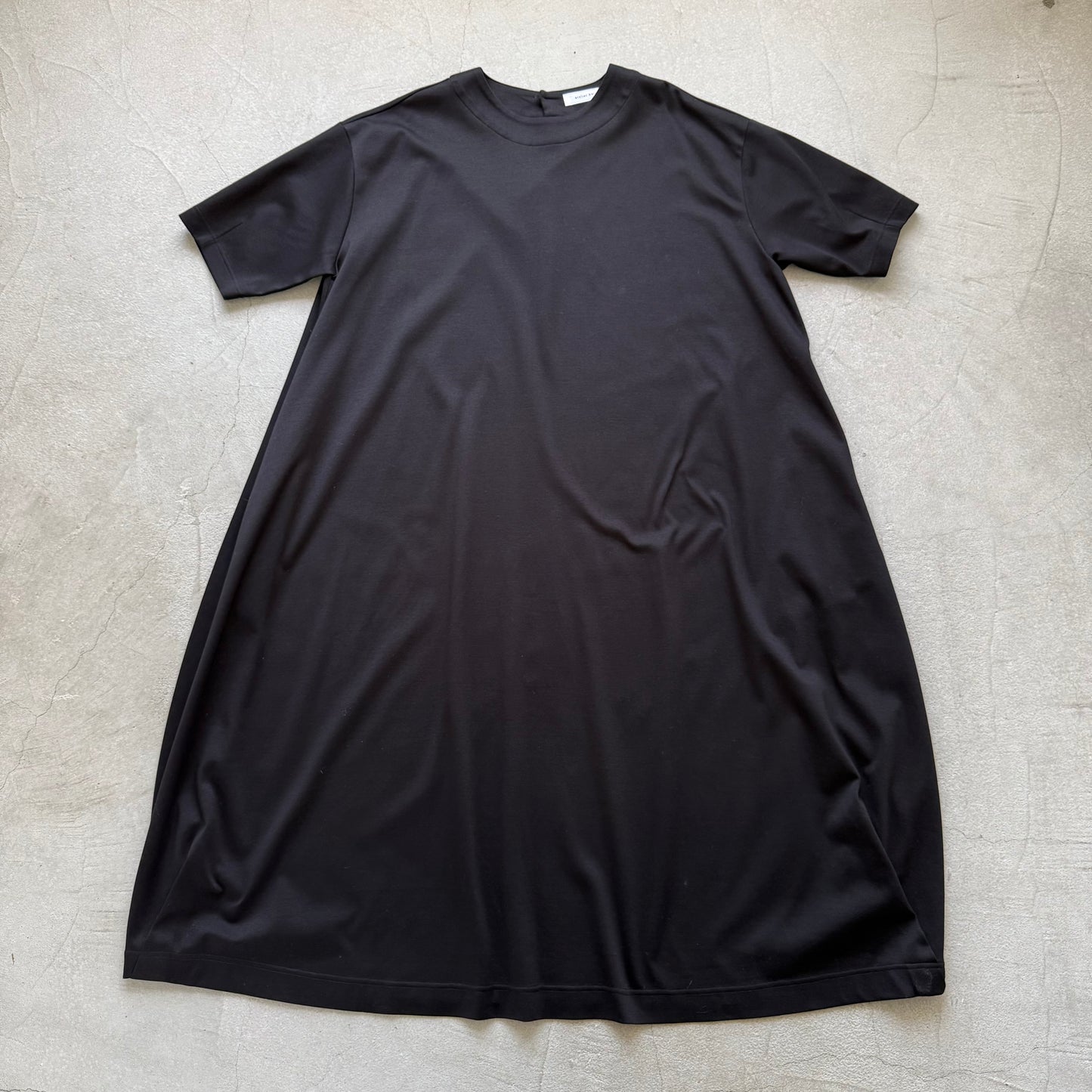 atelier naruse  コットンカットソーコクーンワンピース　ブラック