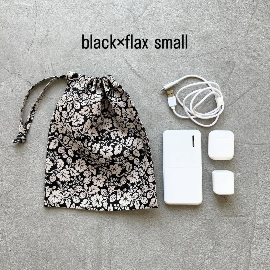 R&D.M.Co  ワイルドベリーリネンドローストリングバッグスモール
ブラック×フラックス