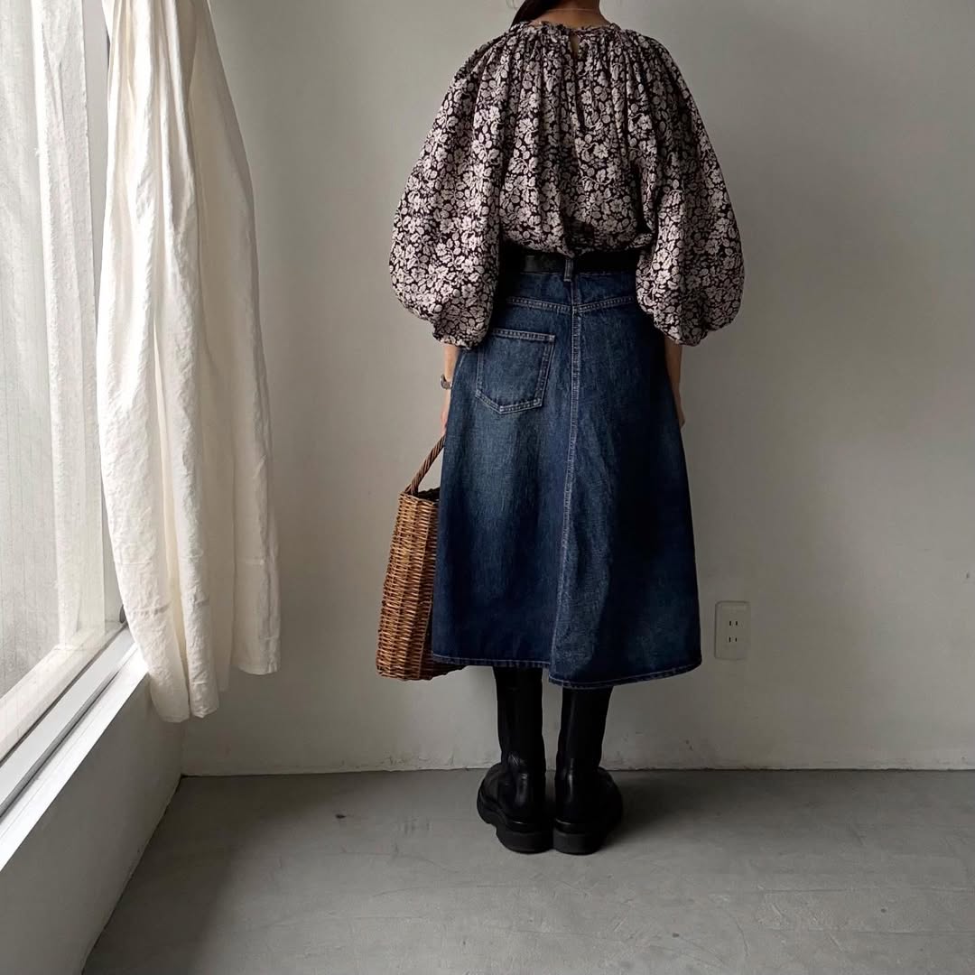 R&D.M.Co ワイルドベリーリネンギャザースモック　ブラック×フラックス