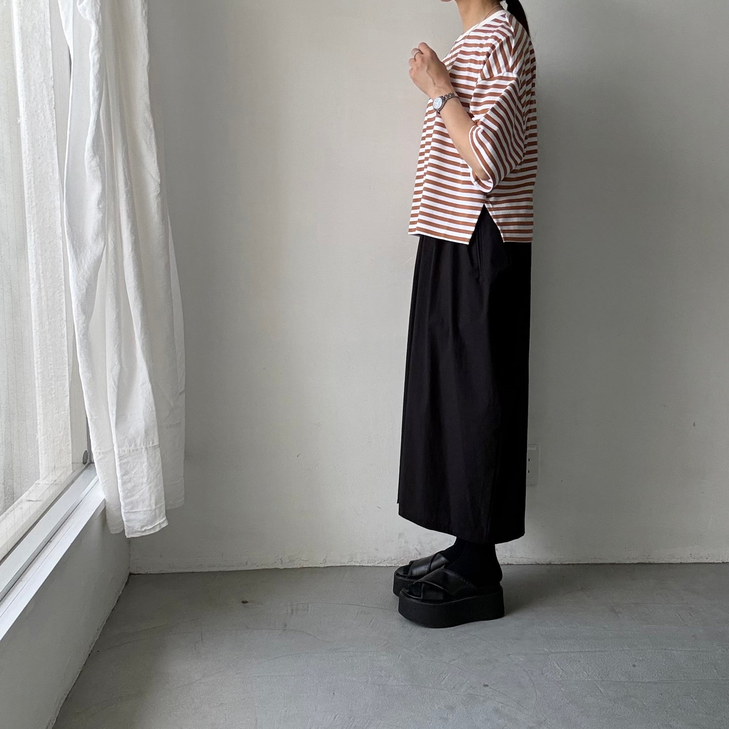 atelier naruse  コットンボーダー半袖カットソー　ブラウン