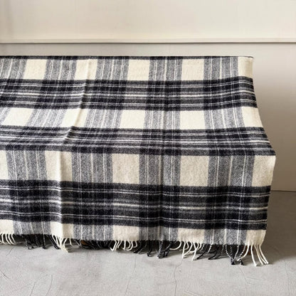 TWEED MILL ウールブランケット
Grey dress stewart