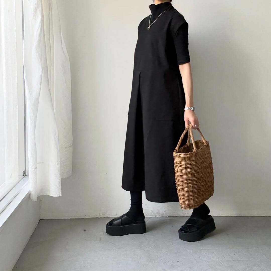 Linenya  フロントタックワンピース
ブラック