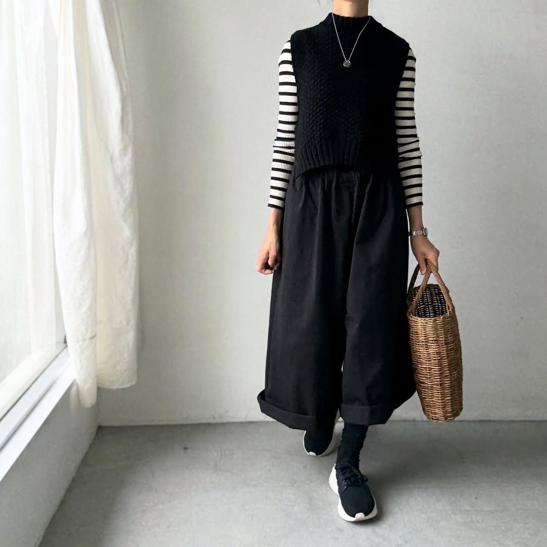 dui jujudhau  ワイドワイドパンツ　チノブラック