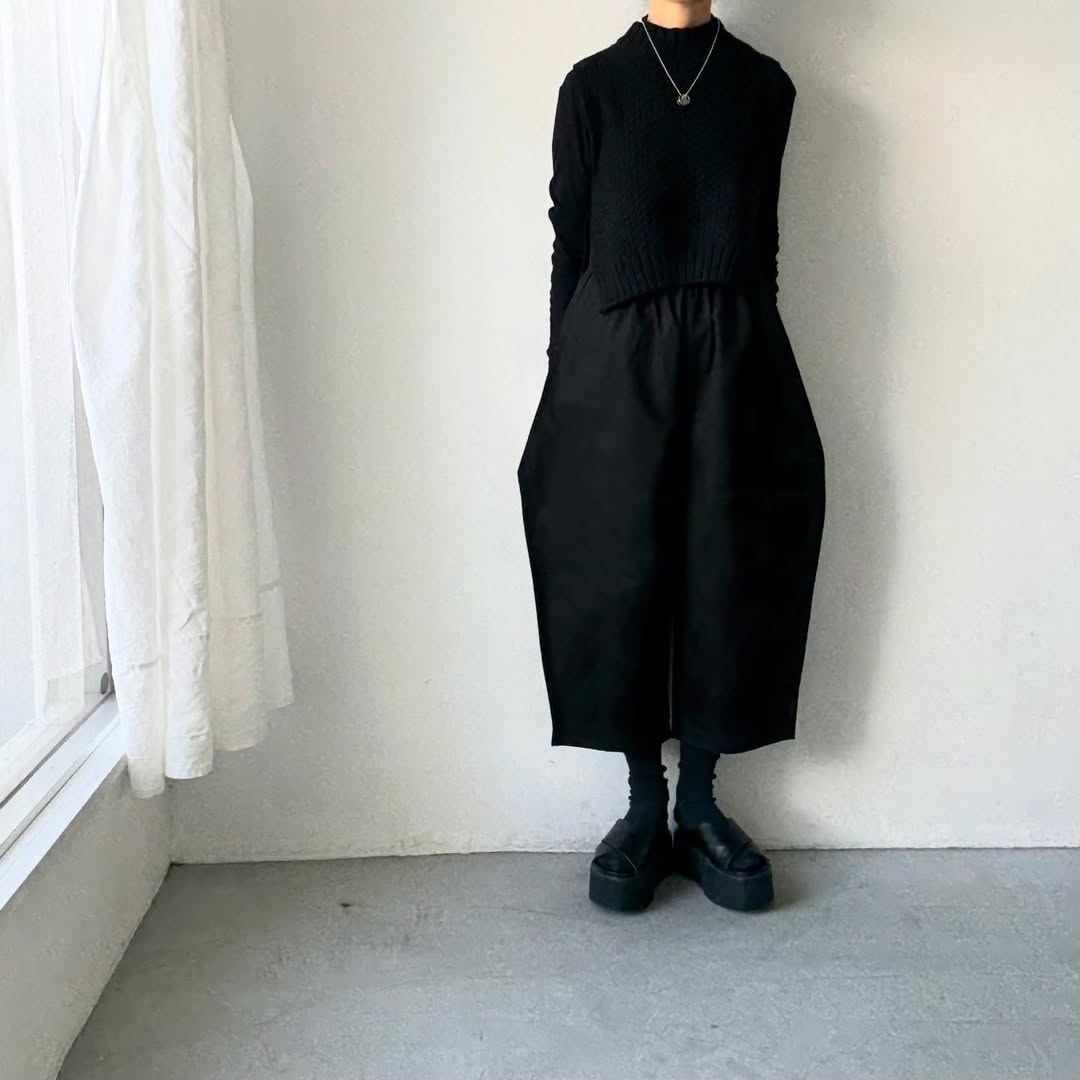 ゴーシュ  オーガニックダックコットンストレートラインパンツ　ブラック