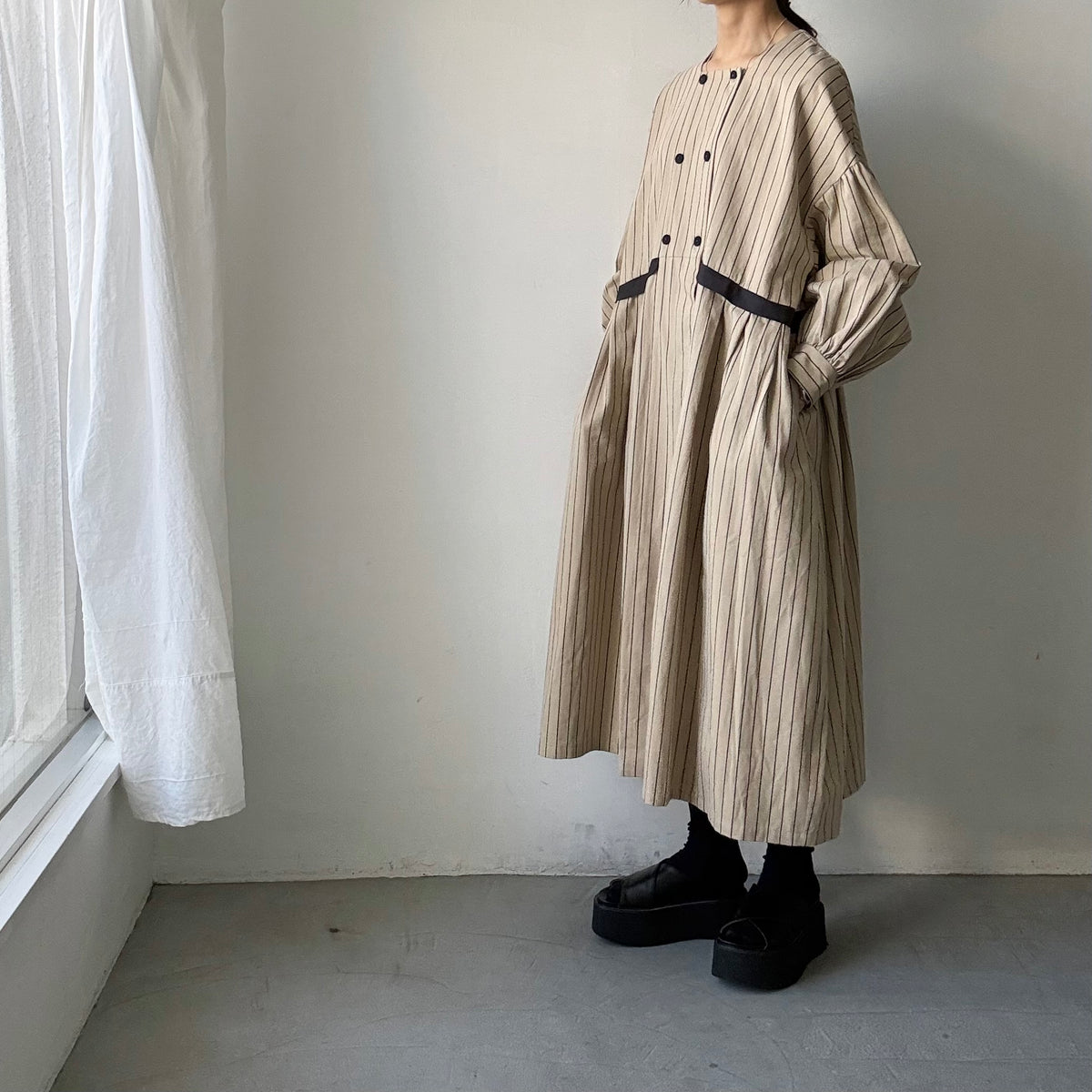 MAGALI コットンシルクストライプダブルボタンワンピース