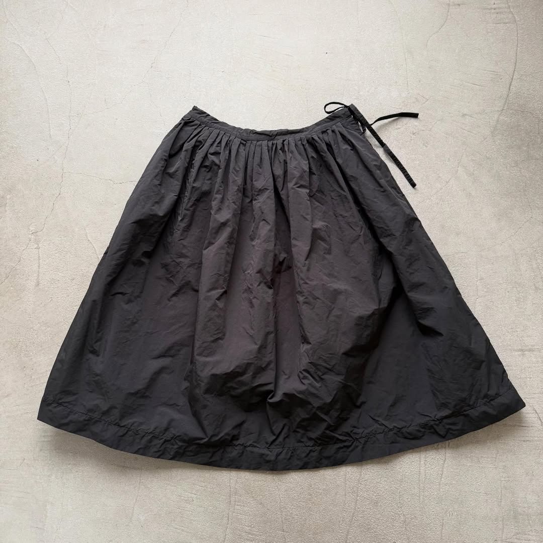R&D.M.Co ガーメントダイタックギャザースカート