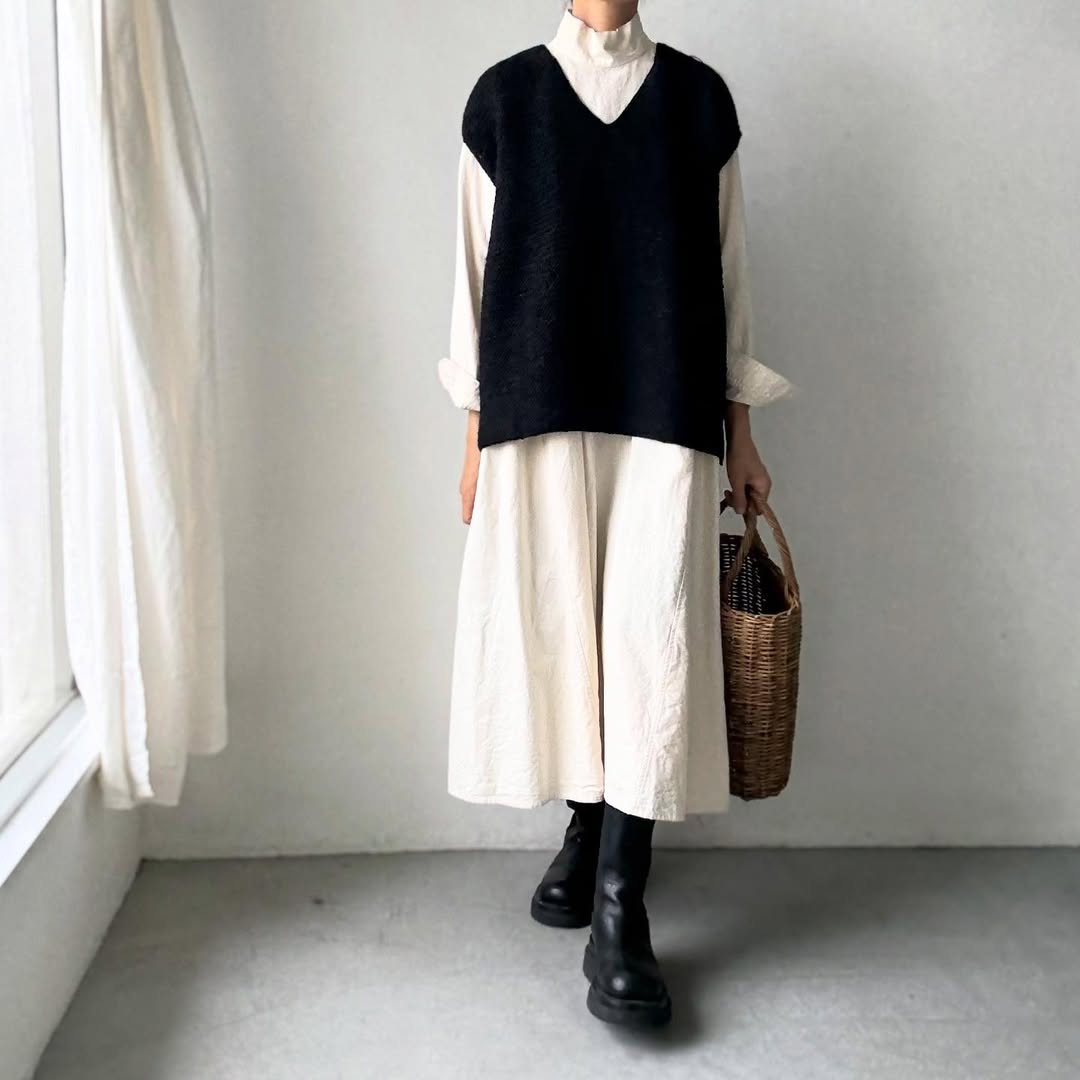 ゴーシュ アルパカウールハンドニット ベスト　ブラック ゴーシュ アルパカウールハンドニットベスト ブラック – blanc