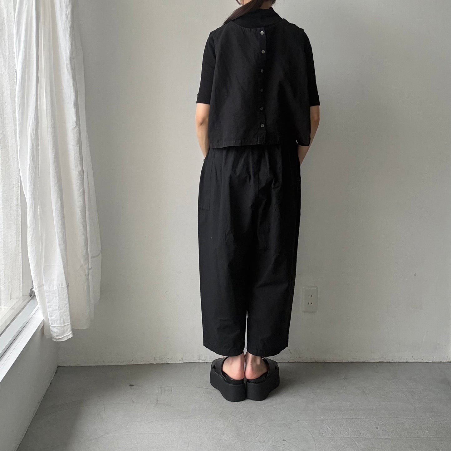 homspun パルキーシーチングギャザーパンツ　ブラック