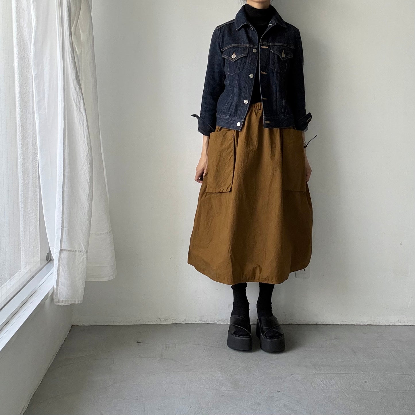 R&D.M.Co 　シュリンクコットンガーメントダイポケットスカート　ブラウン