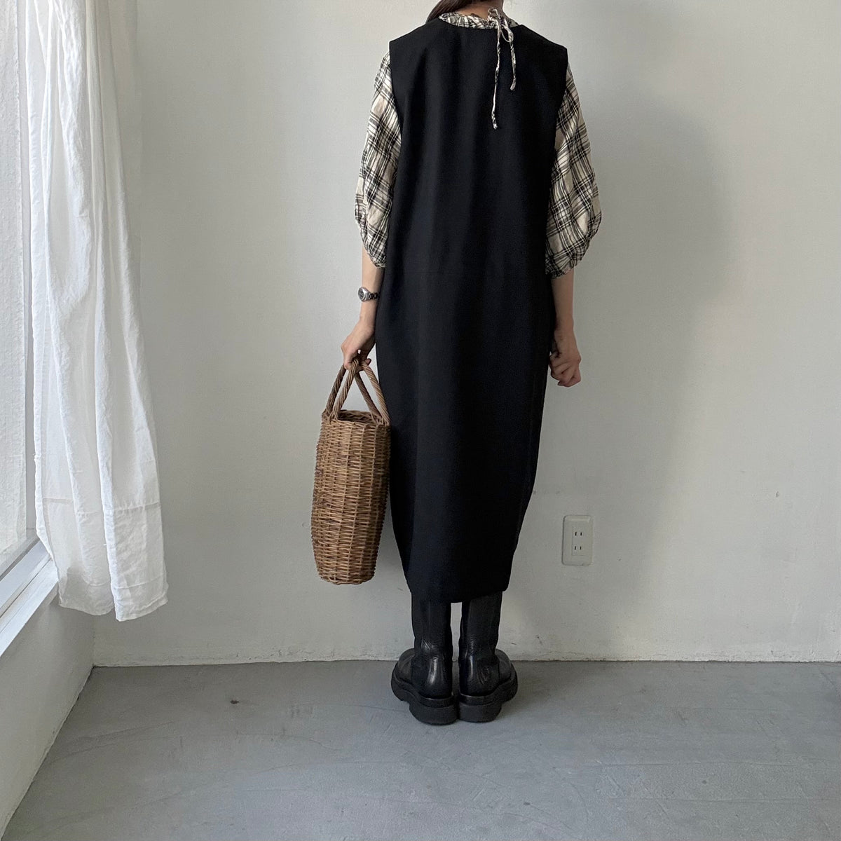 atelier naruse　コットンウールヘリンボンジャンパースカート