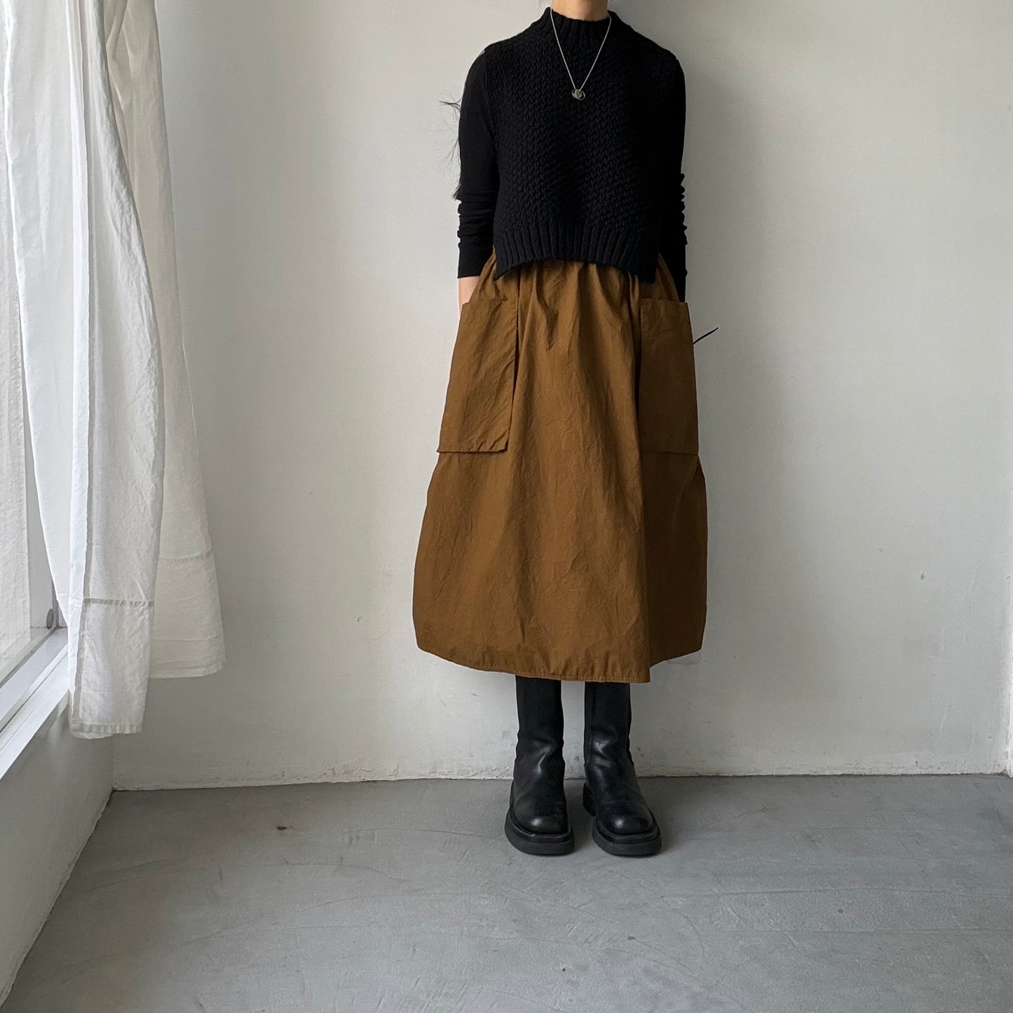R&D.M.Co 　シュリンクコットンガーメントダイポケットスカート　ブラウン