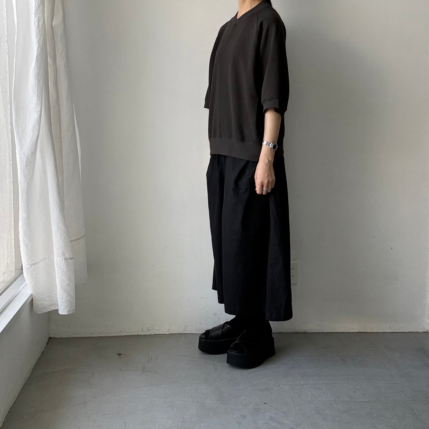 atelier naruse  コットン半袖スウェットシャツ　スミクロ