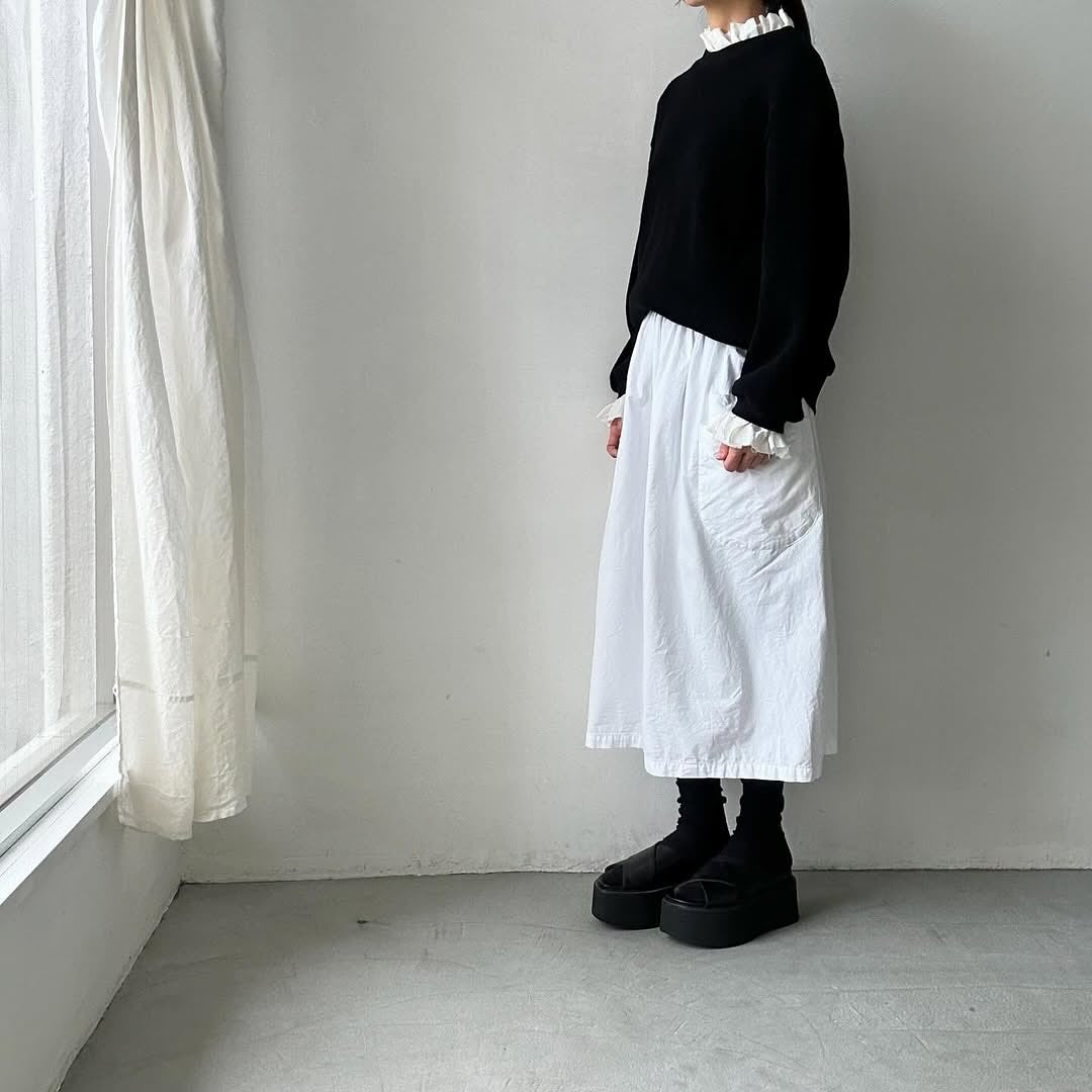 MAGALI クォーターニットフリルプルオーバー