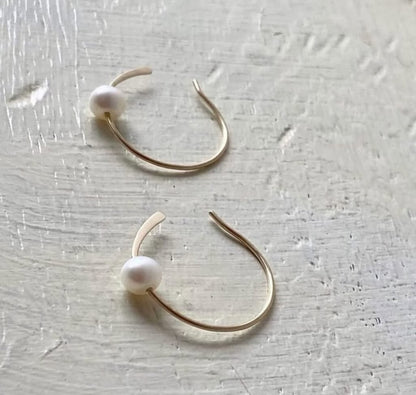 Toile Bijoux ラウンドパールフープピアス