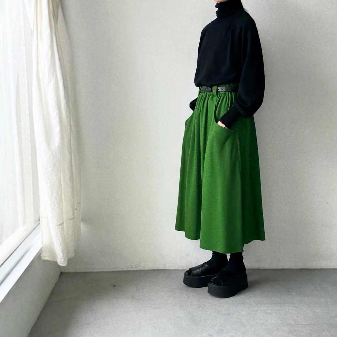 atelier naruse ウールタートルネックニット　ブラック