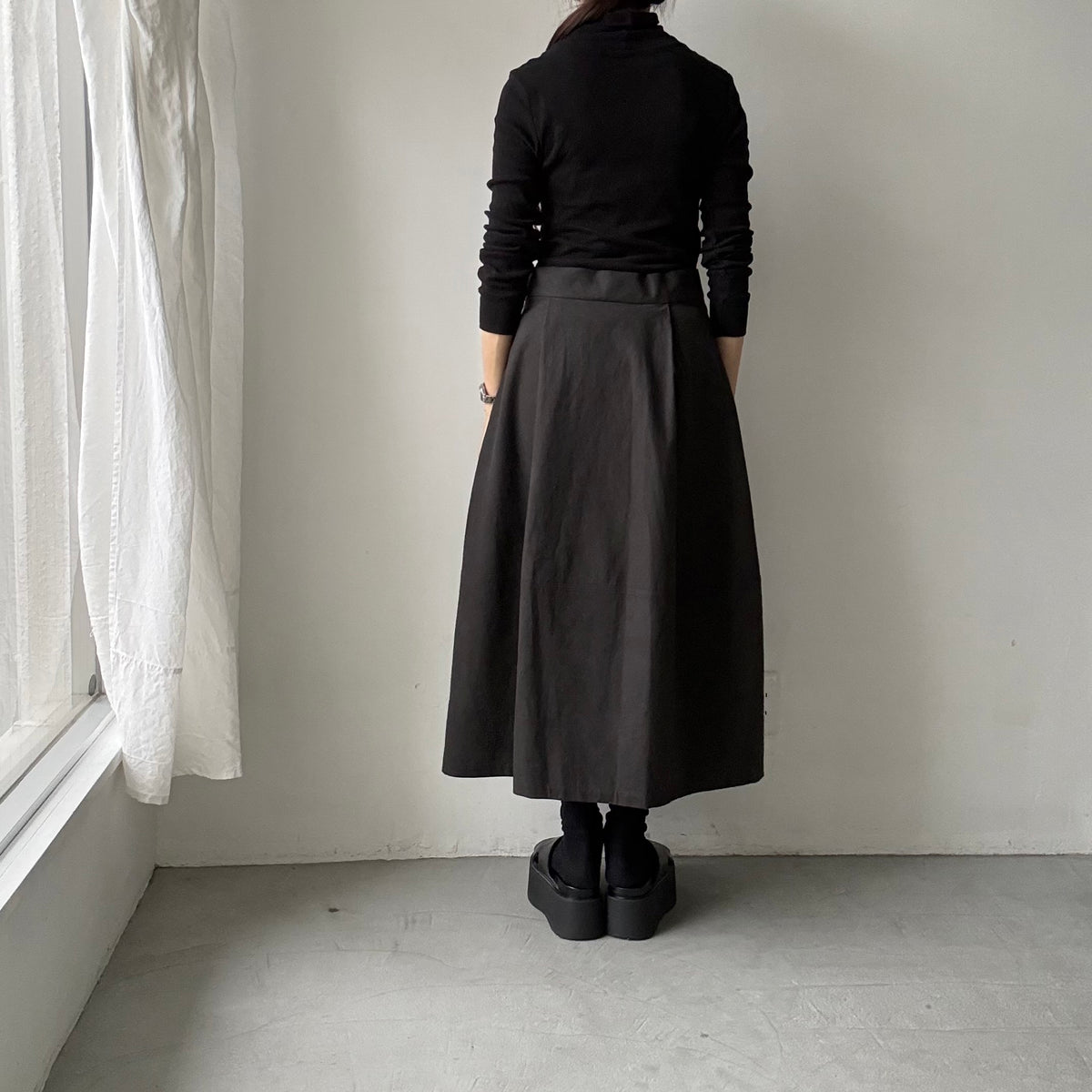 MAGALI キャンバスコットンリネンサスペンダースカート　ブラック