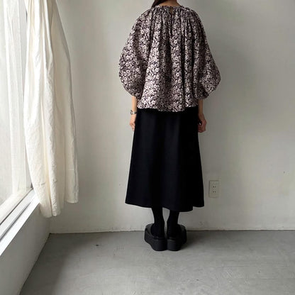R&D.M.Co ワイルドベリーリネンギャザースモック　ブラック×フラックス