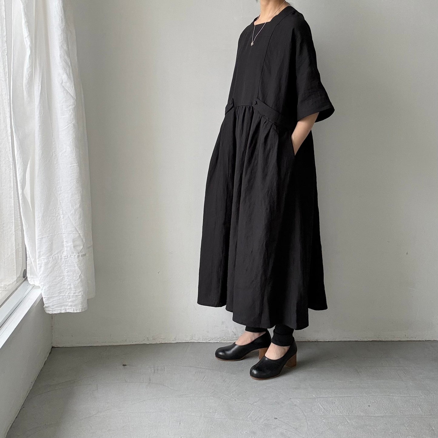MAGALI   ハイカウントコルトレイクリネンスクエアネックワンピース