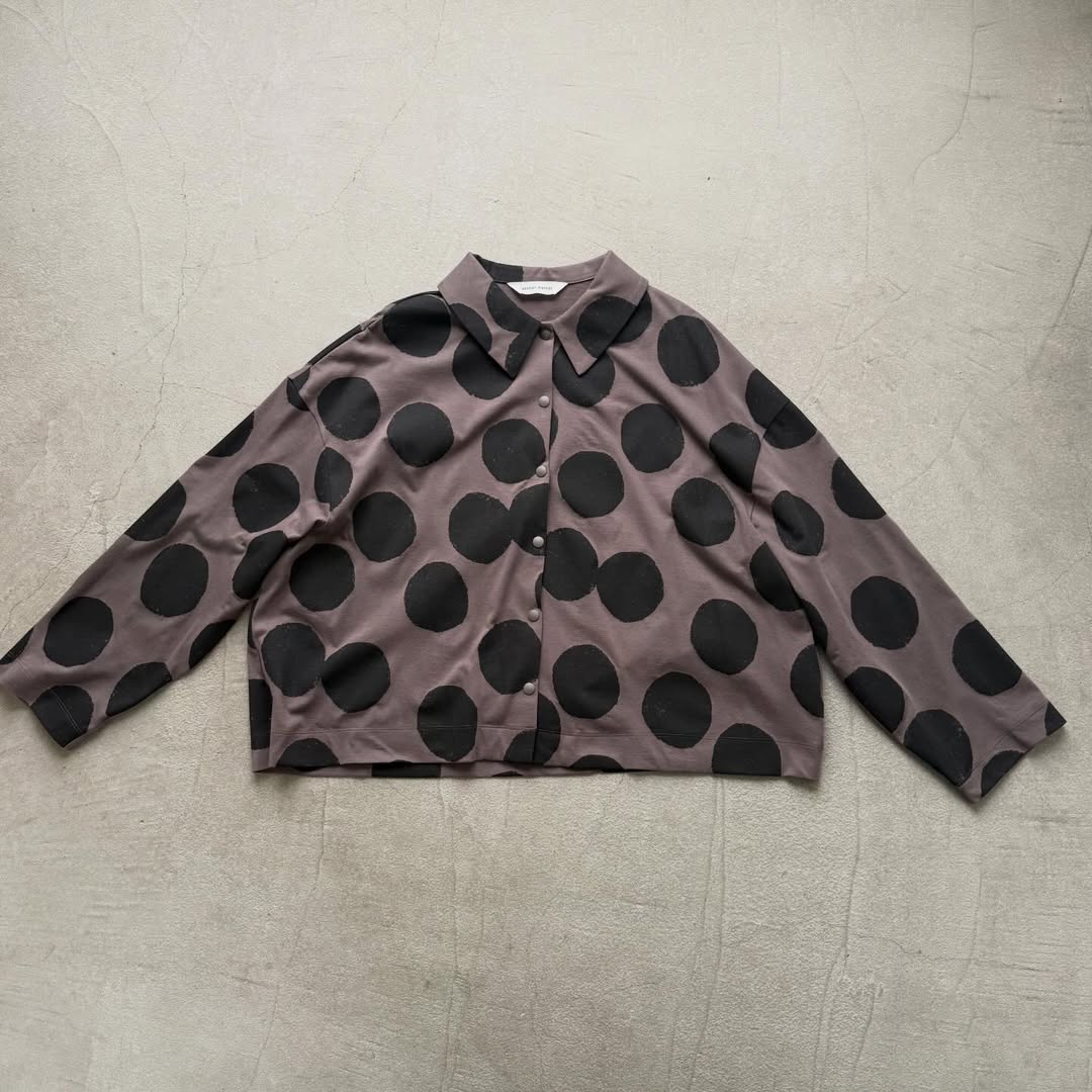 atelier naruse  コットンカットソー水玉ブラウス　ブラウン×ブラック