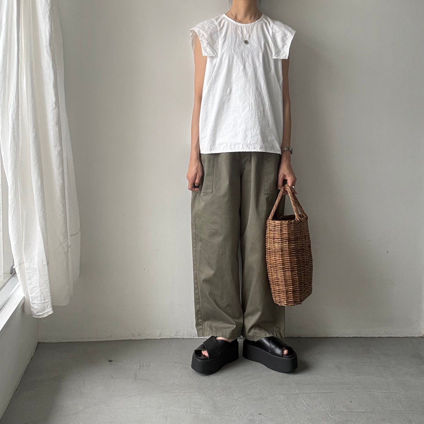 homspun  パルキーシーチングノースリーブブラウス　ホワイト