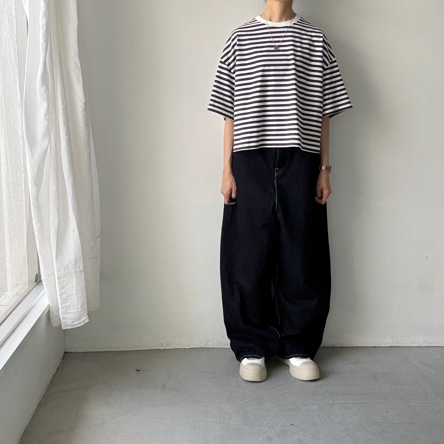 atelier naruse  コットンボーダー半袖カットソー　チャコール