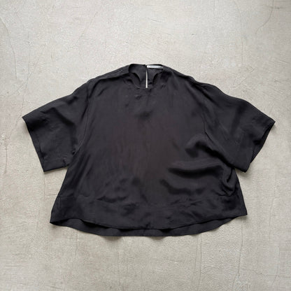 TENNE HANDCRAFTED MODERN ハーフスリーブトップス　ブラック