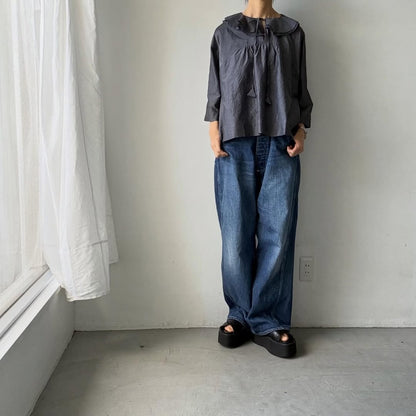 MAGALI コットンシルクブレイドフリルカラーブラウス　グレー