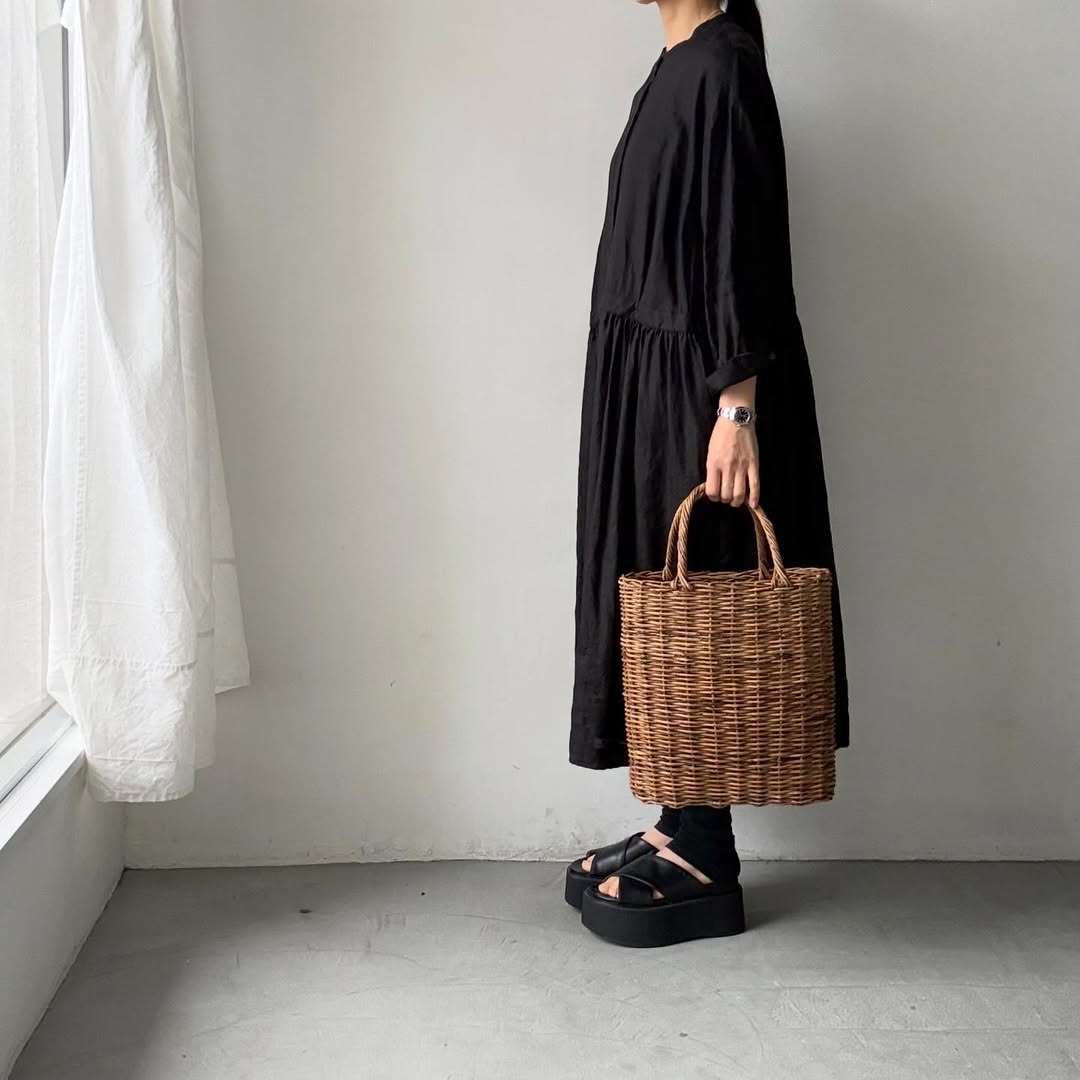 atelier naruse  リネンシャツワンピース　ブラック