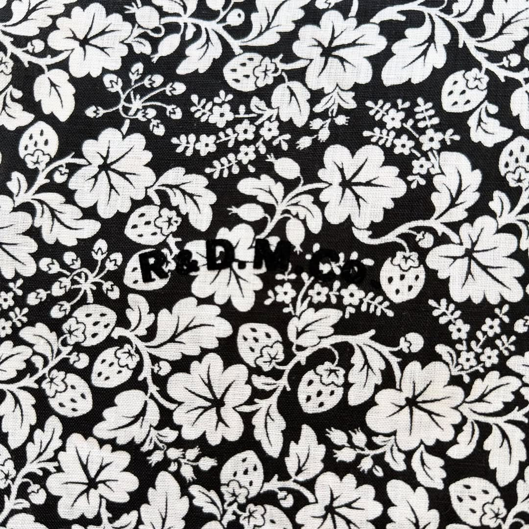 R&D.M.Co  ワイルドベリーリネンドローストリングバッグスモール　ブラック×ホワイト