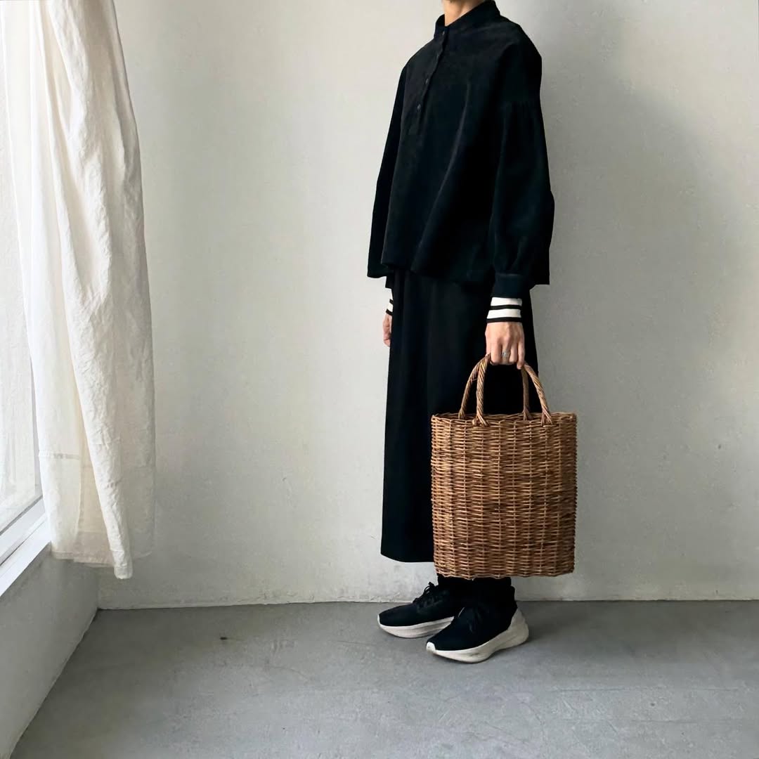 Linenya  長袖スタンドカラーブラウス　ブラック