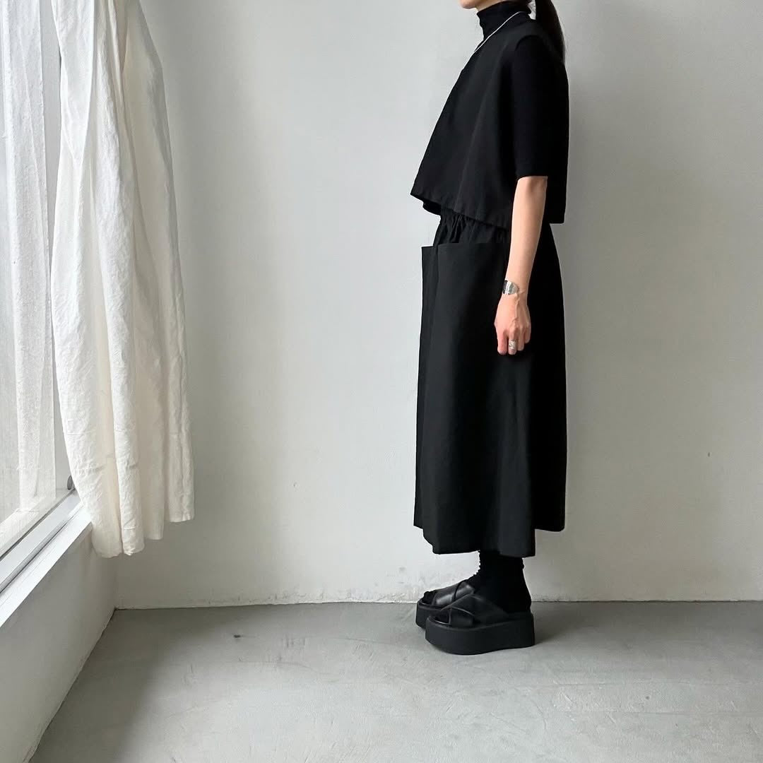 atelier naruse  ダウンプルーフコットンカットインポケットスカート　ブラック