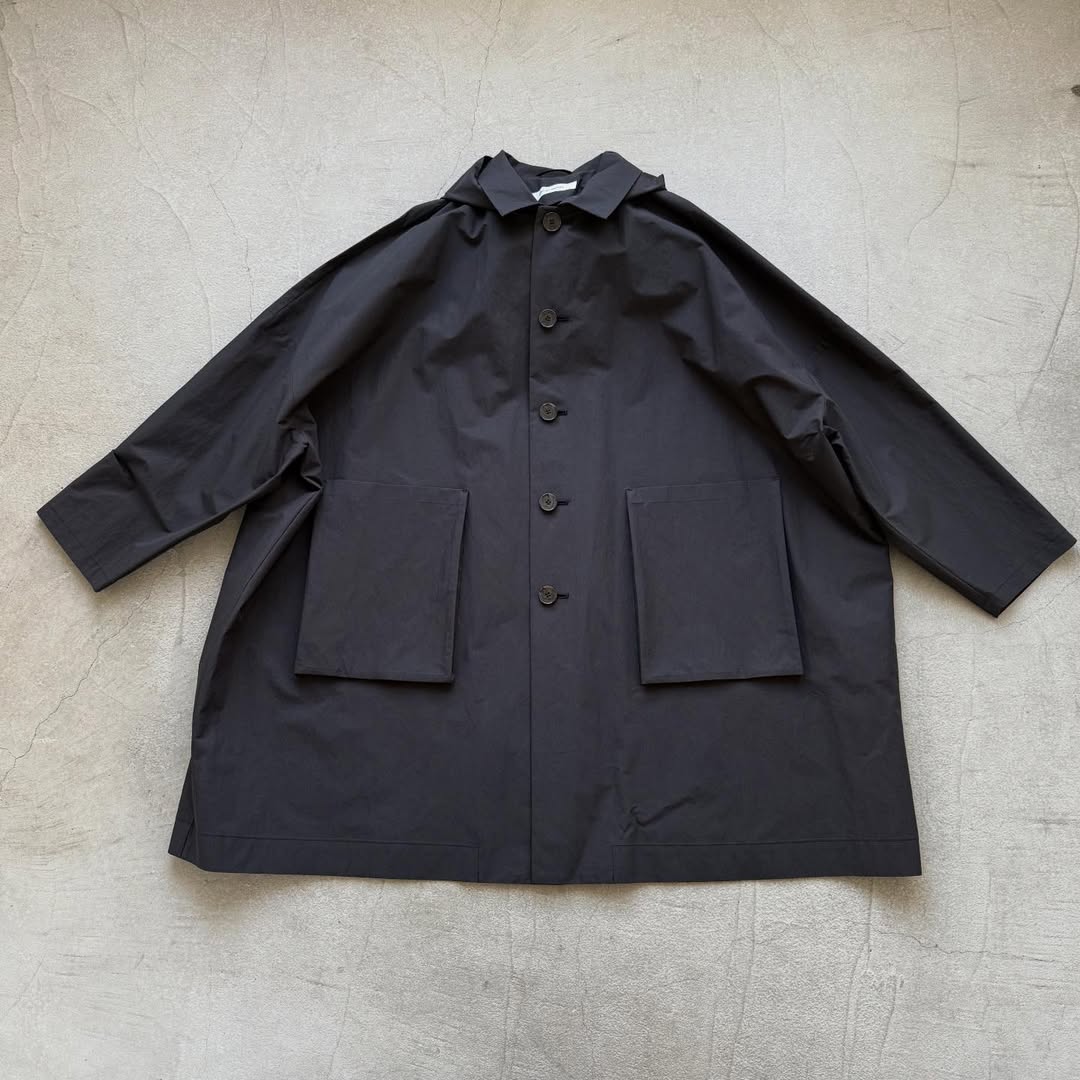 atelier naruse コットンナイロンタフタフーデットコート　ブラック