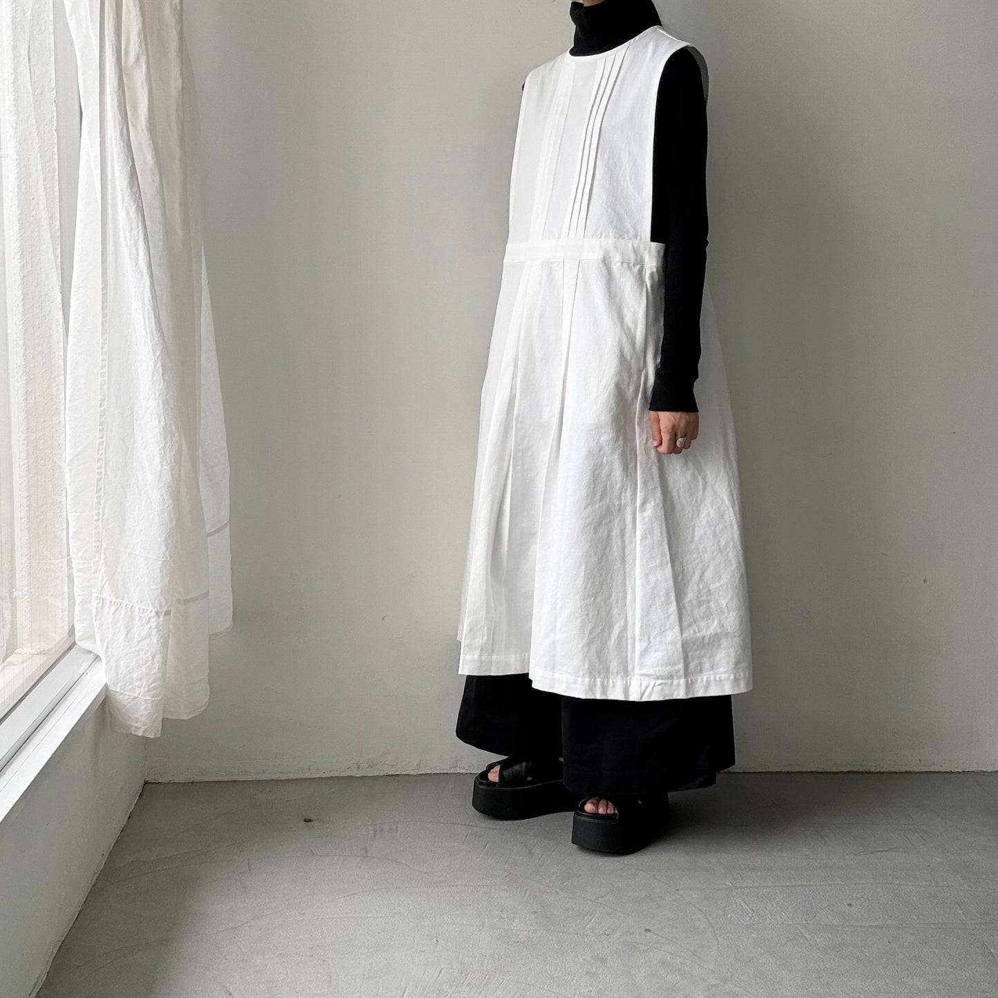 atelier d'antan ×blanc  kobell コットンエプロンドレス　ホワイト