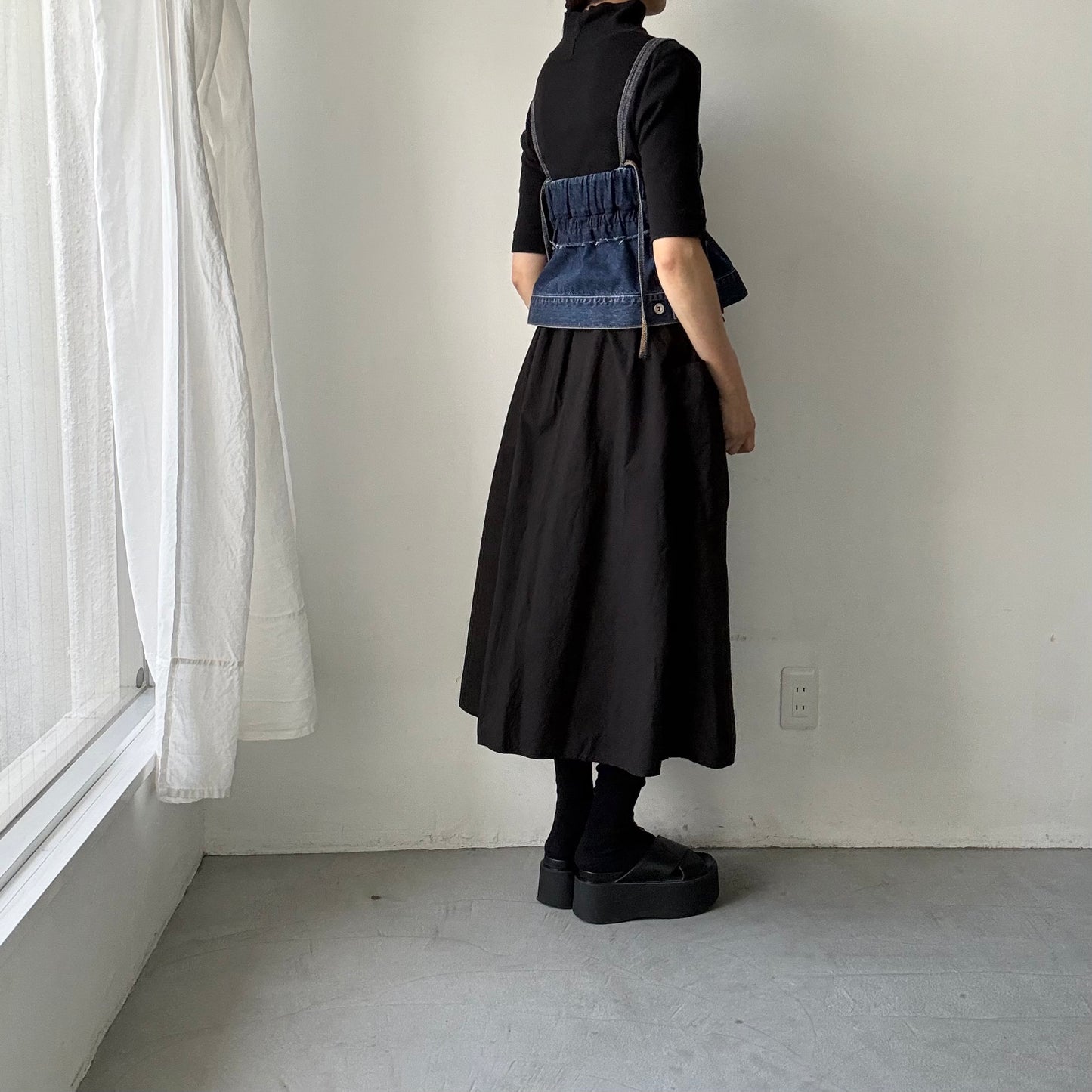 R&D.M.Co 　シュリンクコットンガーメントダイポケットスカート　ブラック