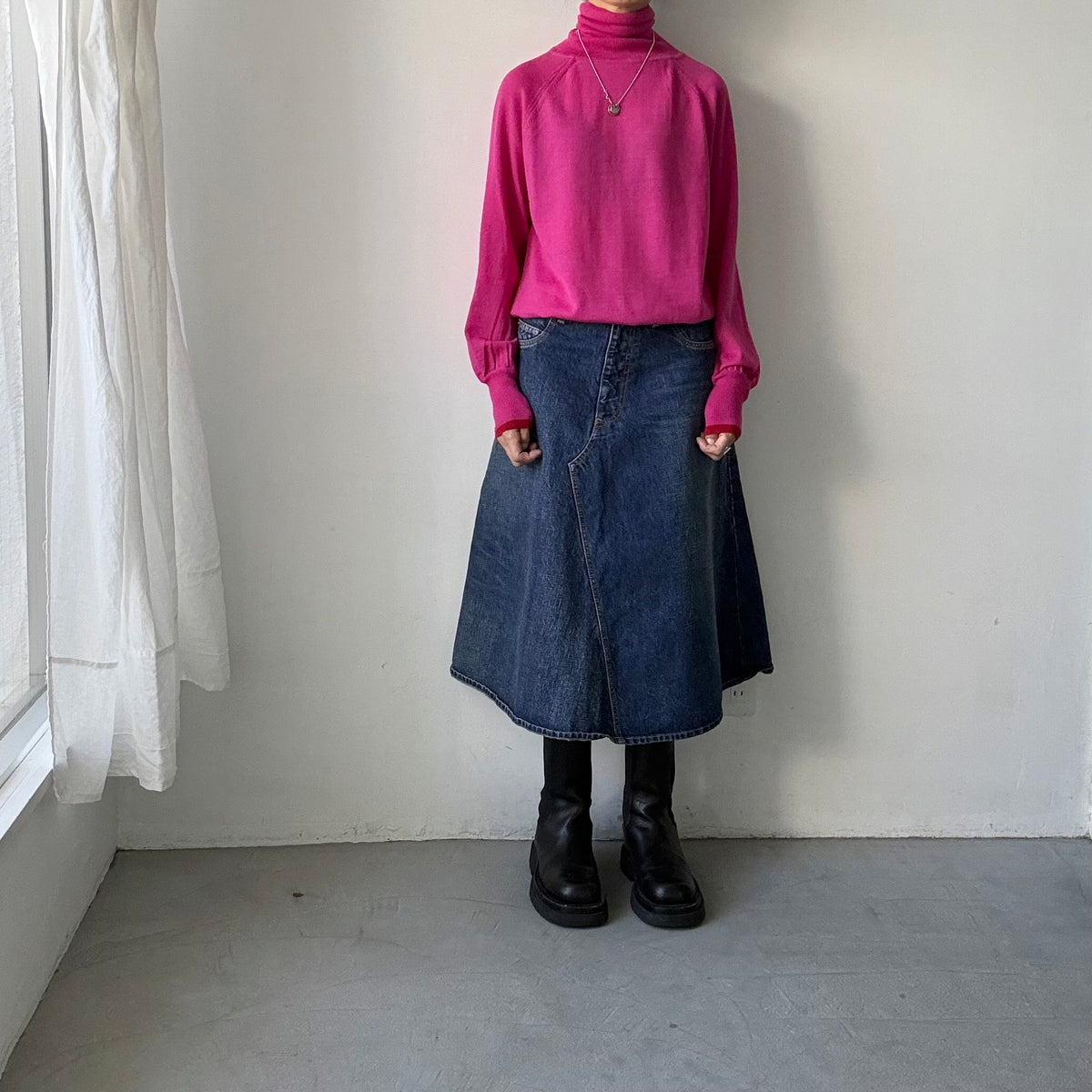 atelier naruse ウールタートルネックニット　ピンク×袖口レッド