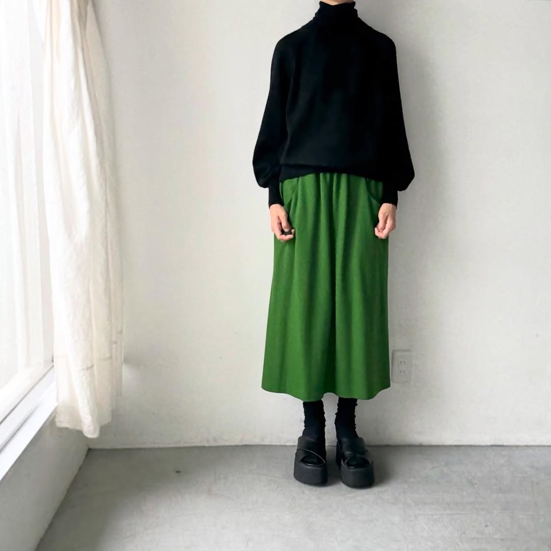 atelier naruse ウールタートルネックニット　ブラック