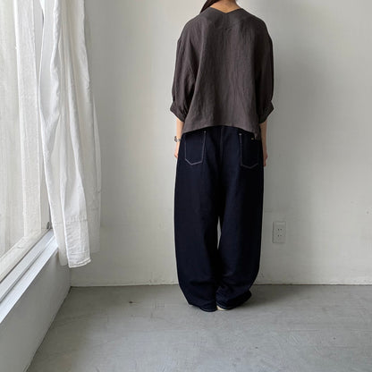 atelier naruse  リネンステッチVネックブラウス