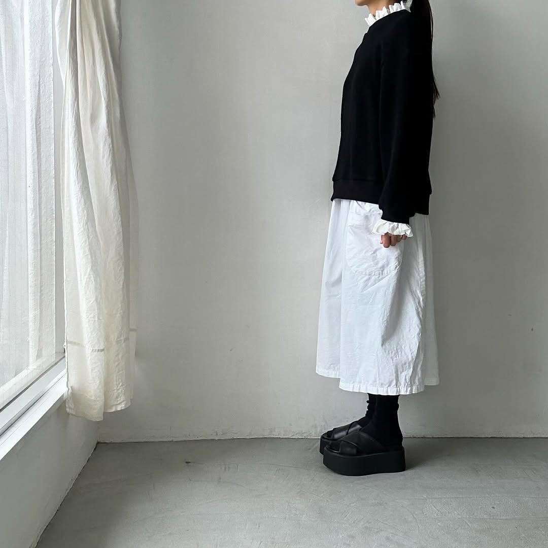 MAGALI クォーターニットフリルプルオーバー