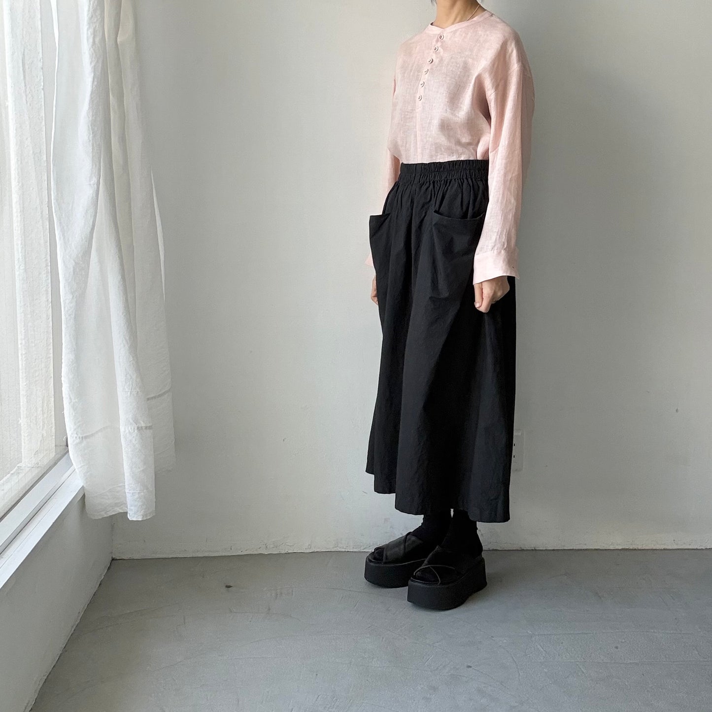 atelier naruse  リネンスモックブラウス　ペールピンク