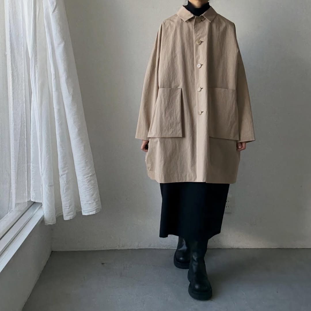 atelier naruse コットンナイロンタフタフーデットコート　ベージュ