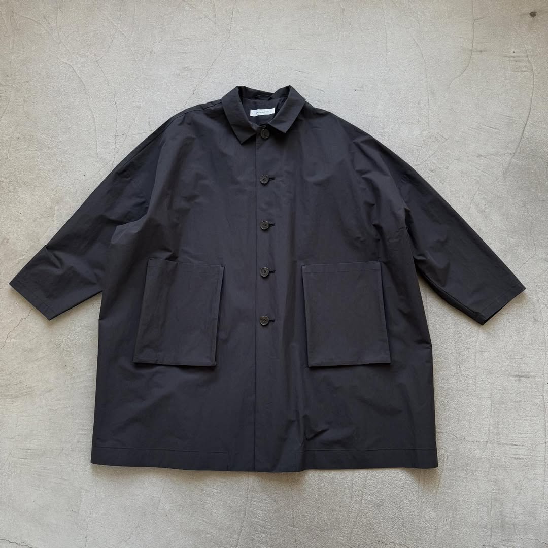 atelier naruse コットンナイロンタフタフーデットコート　ブラック