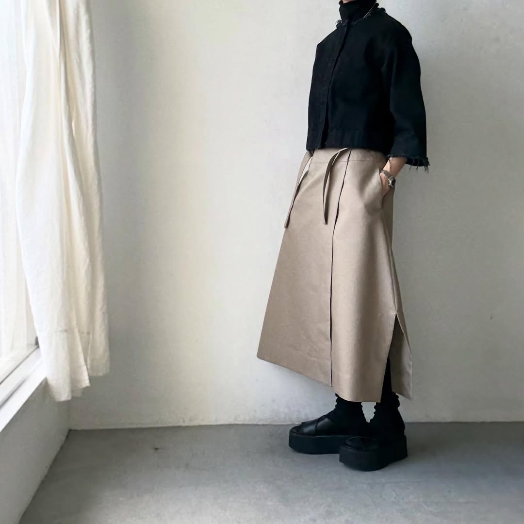 TENNE HANDCRAFTED MODERN ラップスカート　カーキ