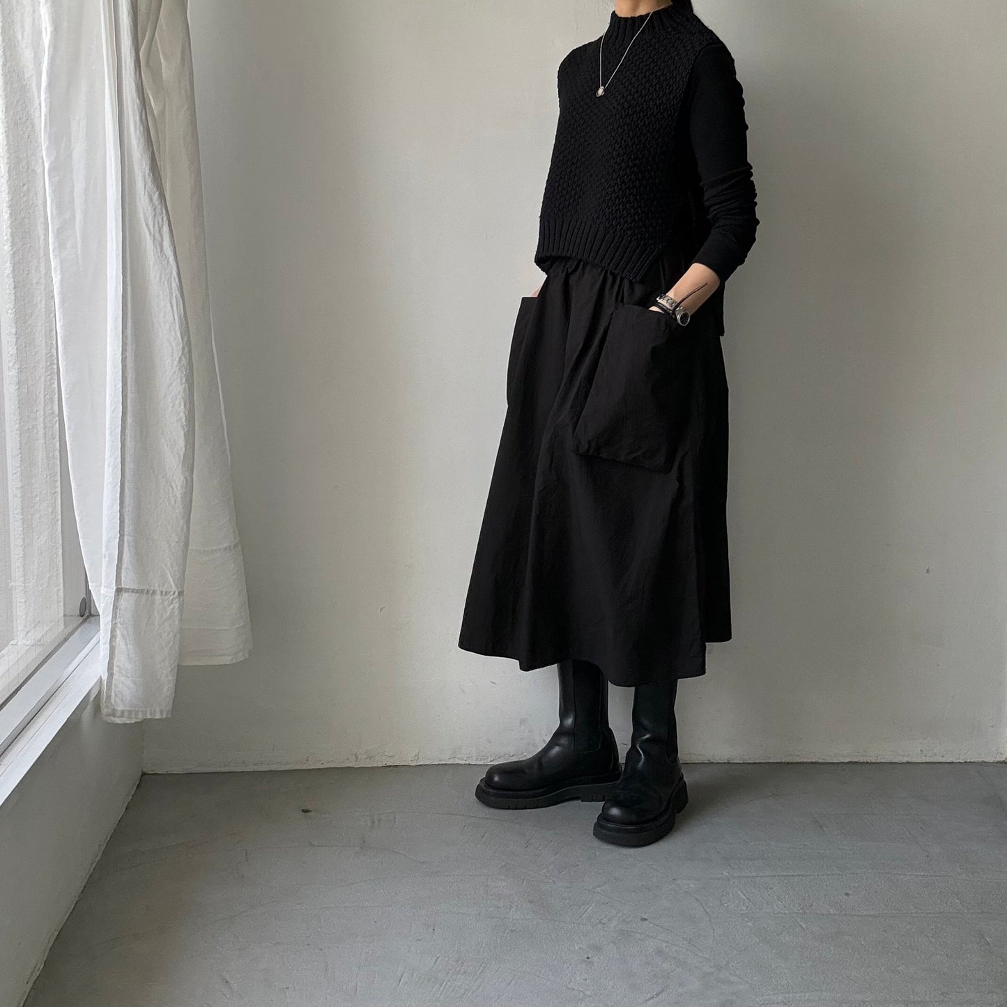 R&D.M.Co 　シュリンクコットンガーメントダイポケットスカート　ブラック