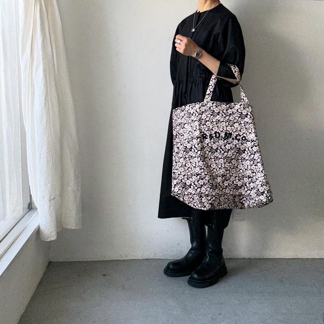 R&D.M.Co  ワイルドベリートートバッグ