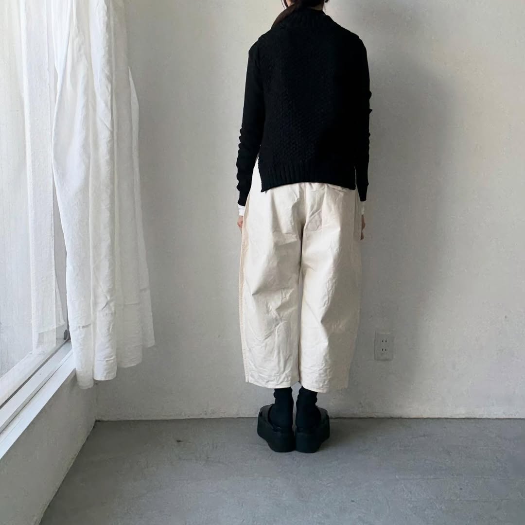 ゴーシュ  オーガニックダックコットンカーブラインパンツ　ライトベージュ