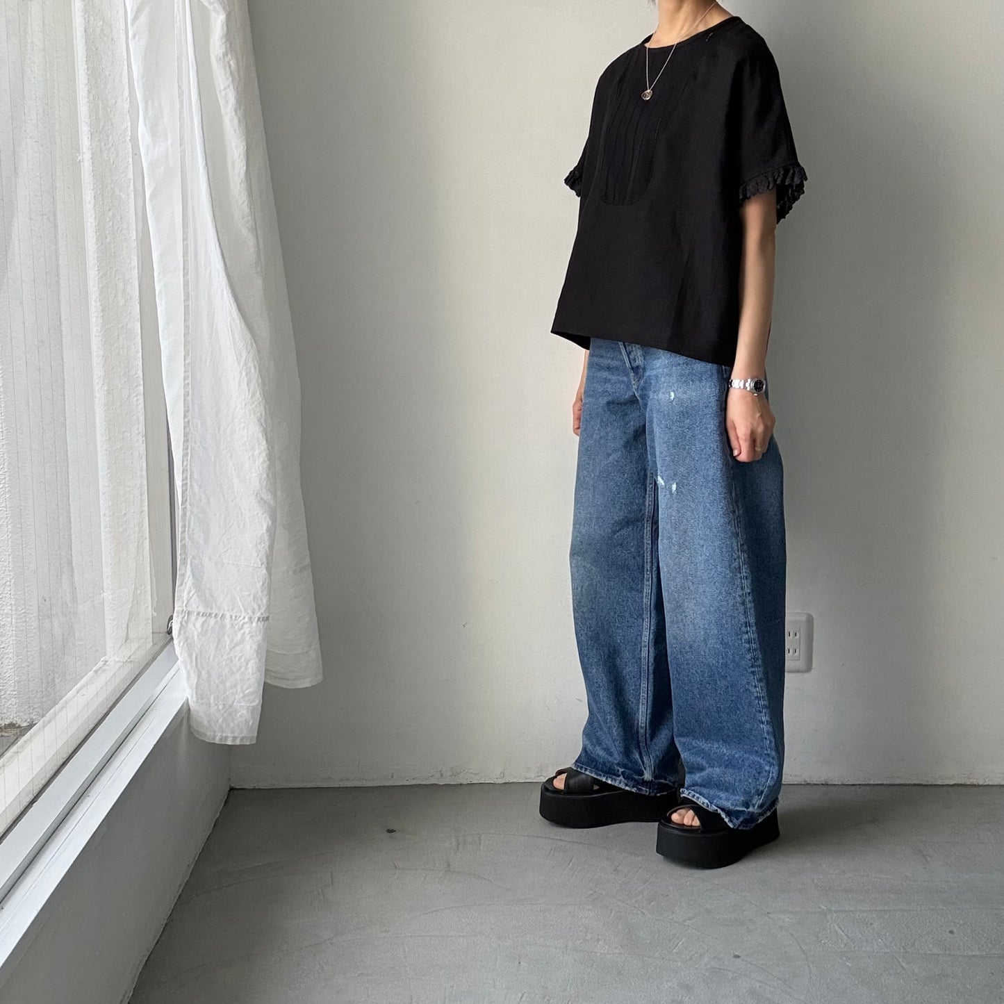 MAGALI コルトレイクリネンヨークブラウス　ブラック
