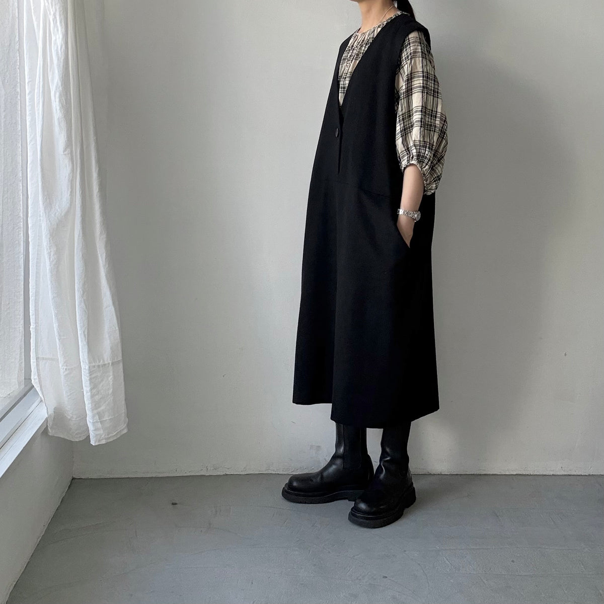 atelier naruse　コットンウールヘリンボンジャンパースカート