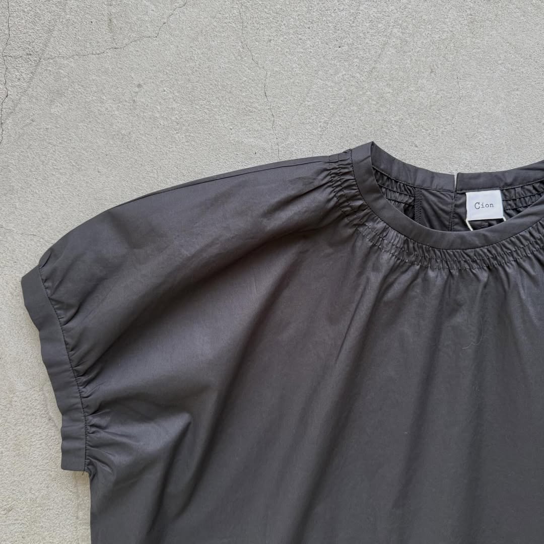 🟡週末入荷分予約受付中🟡cion  コットンシャーリングブラウス　　　ブラック
