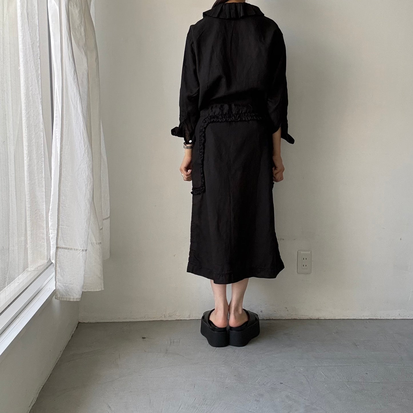 R&D.M.Co  リネンガーメントダイラッフルカラーブラウス