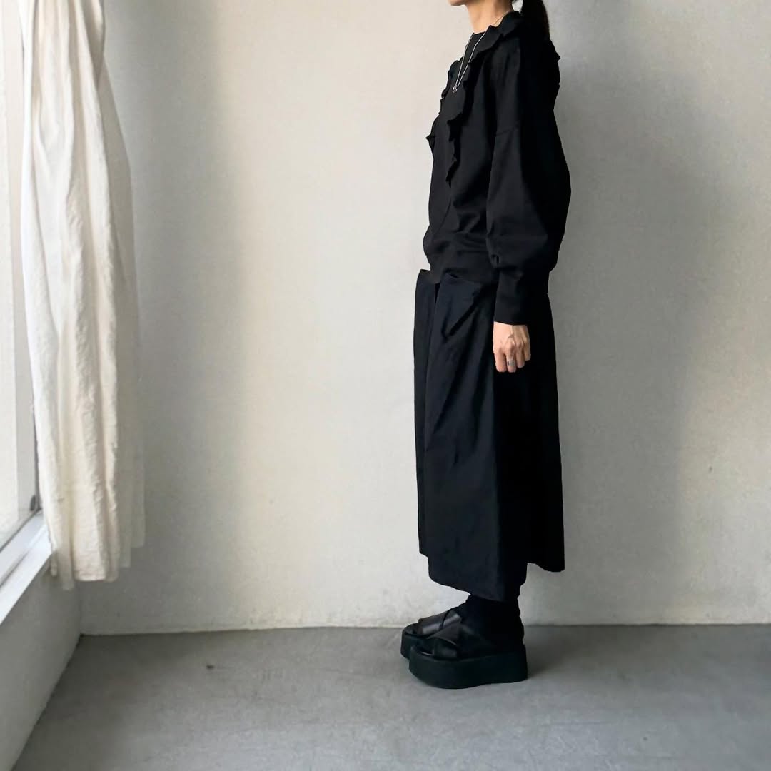 MAGALI コットン天竺ショルダーフリルカットソー